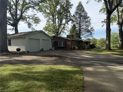 Townhouse For Sale - 120 Five Oaks Drive<br/> King, NC 27021