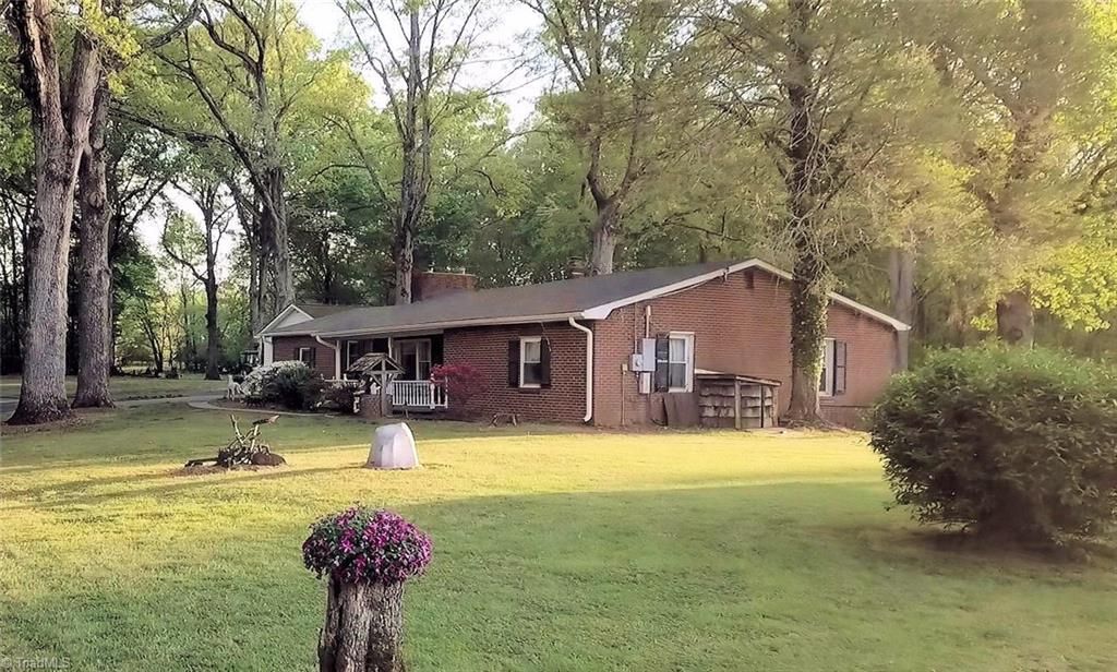 Photo of 120 Five Oaks Drive, King, NC 27021 (MLS # 1216371)