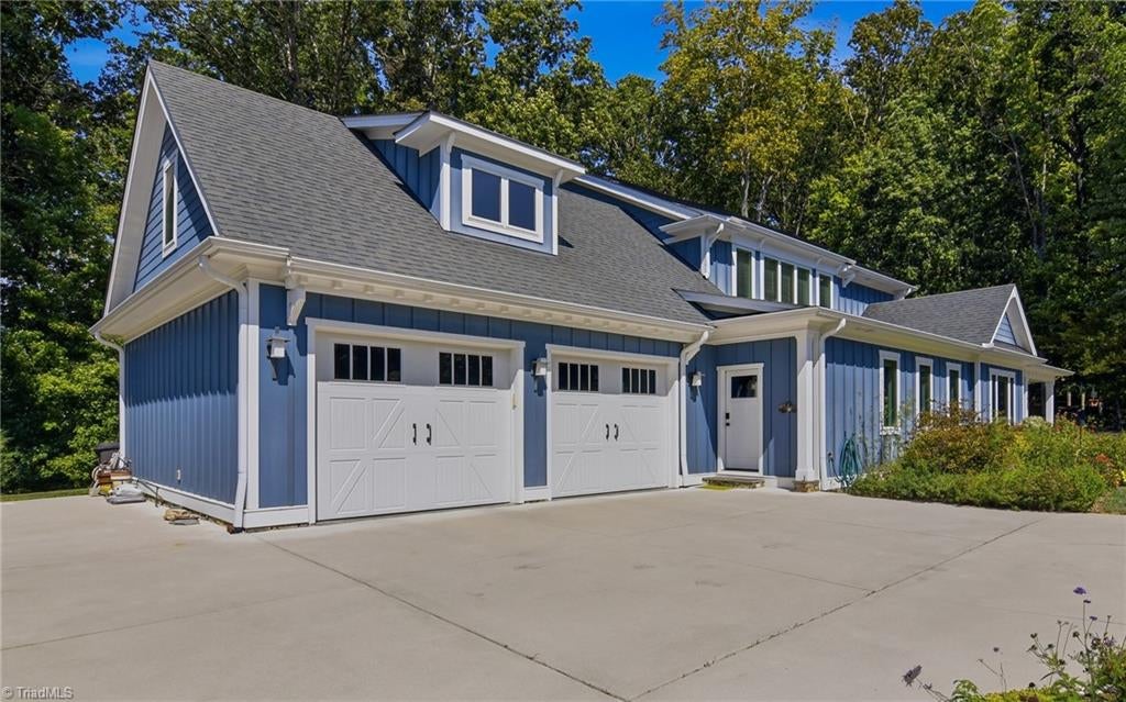 Photo of 3925 Thorndale Drive, Winston-Salem, NC 27106 (MLS # 1236333)