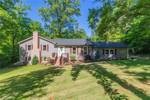 Homes For Sale - 1136 Boulder Road<br/> Yadkinville, NC 27055