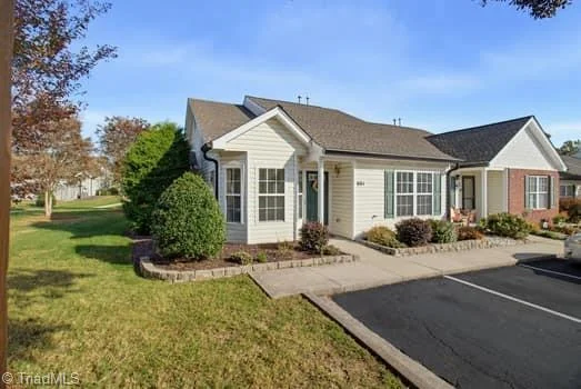 801 Bowen Lake Drive, photo 3 of 30
