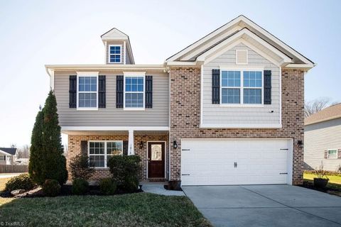 Apartment For Sale - 1618 Haddington Point Drive<br/> Kernersville, NC 27284