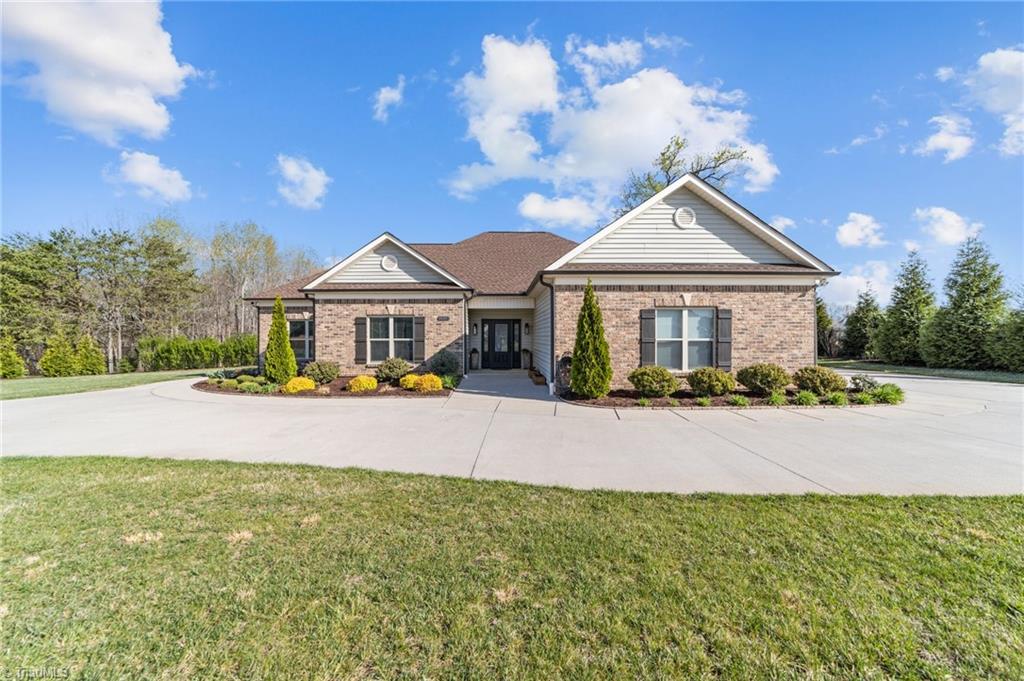 8087 Chilcutt Drive, Browns Summit, North Carolina image 1