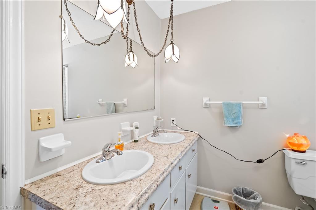 105 Ryan Street, Lexington, North Carolina image 27