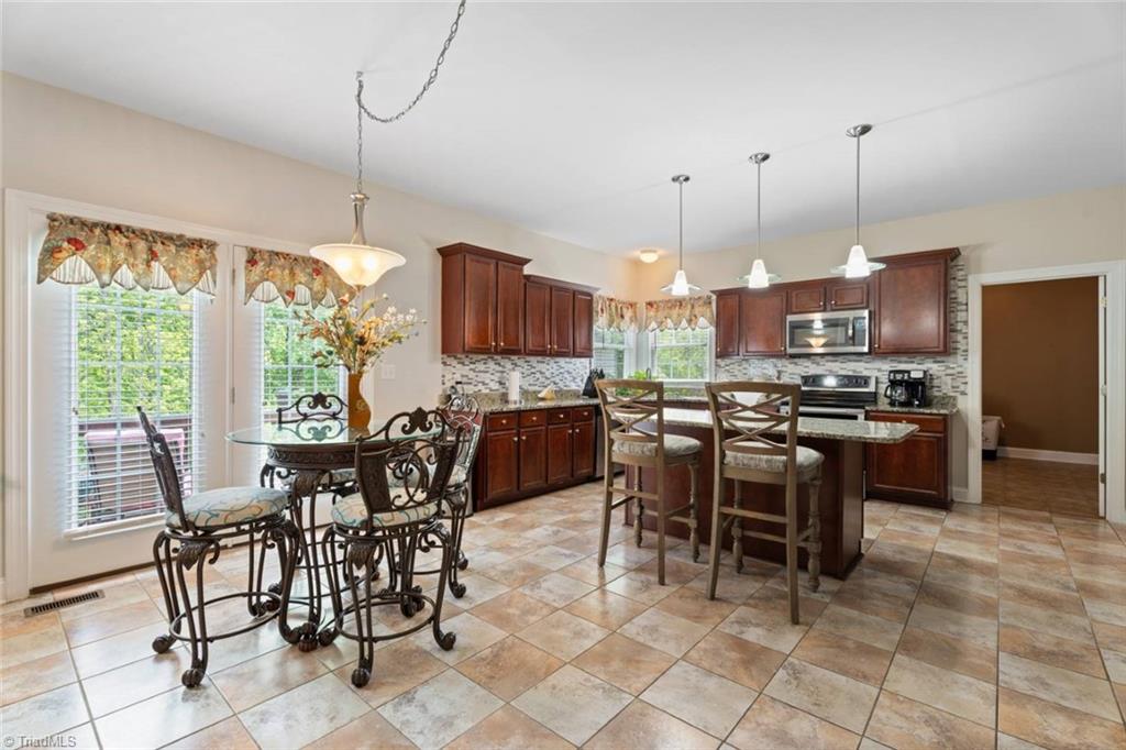 Winston-Salem, North Carolina 27105, United States, 4 Bedrooms Bedrooms, ,3 BathroomsBathrooms,Residential,Active,116986