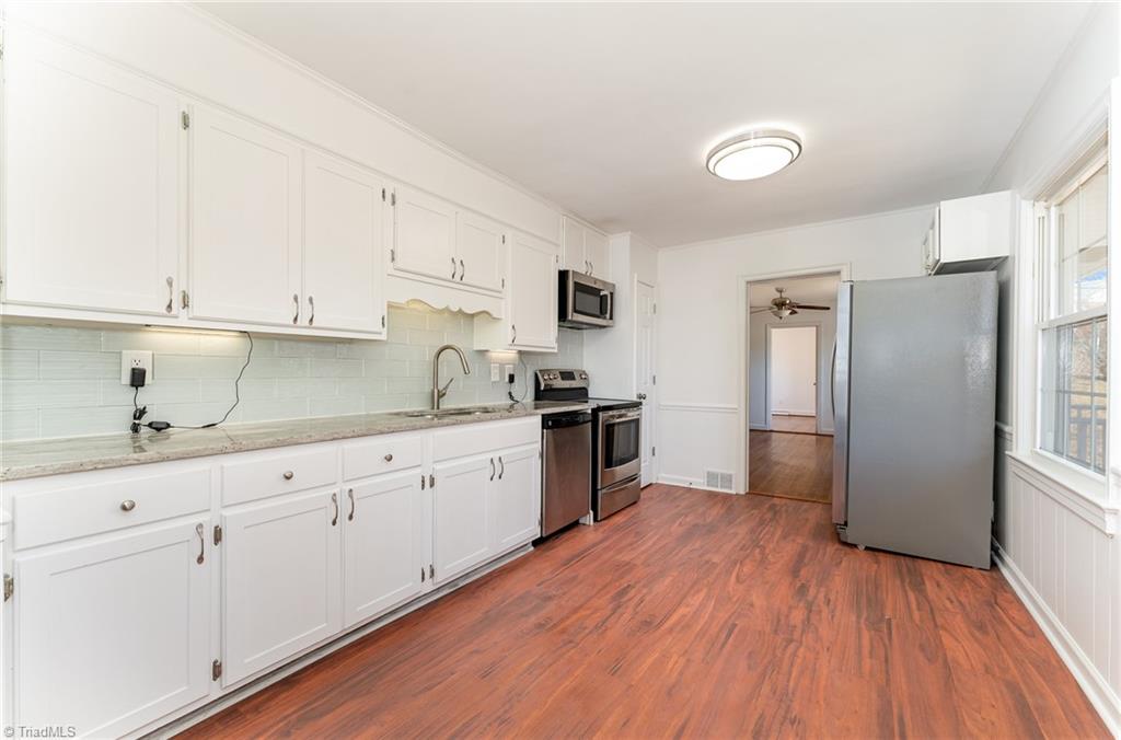 Photo 5 of 19 of 400 Edney Ridge Road house