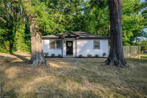 Homes For Sale - 4502 Summit Avenue<br/> Greensboro, NC 27405