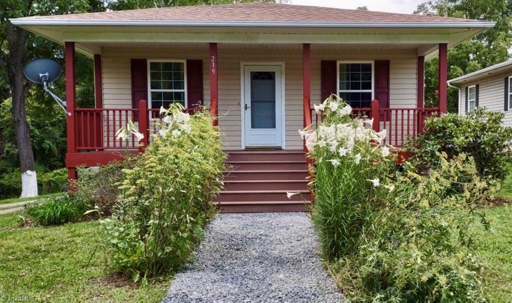 Photo of 219 Oakview Road, Asheville, NC 28806 (MLS # 1233686)
