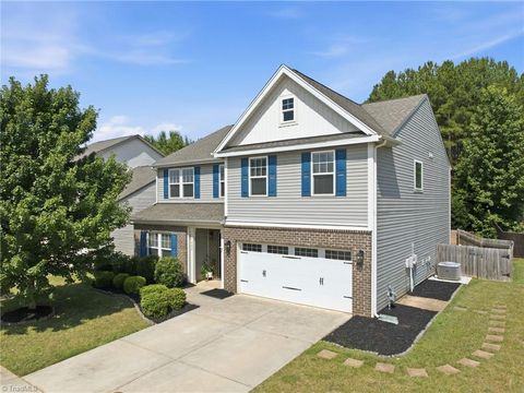 Homes For Sale - 1602 Running Deer Drive<br/> Kernersville, NC 27284