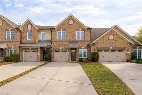 Townhouse For Sale - 748 Carneros Circle<br/> High Point, NC 27265