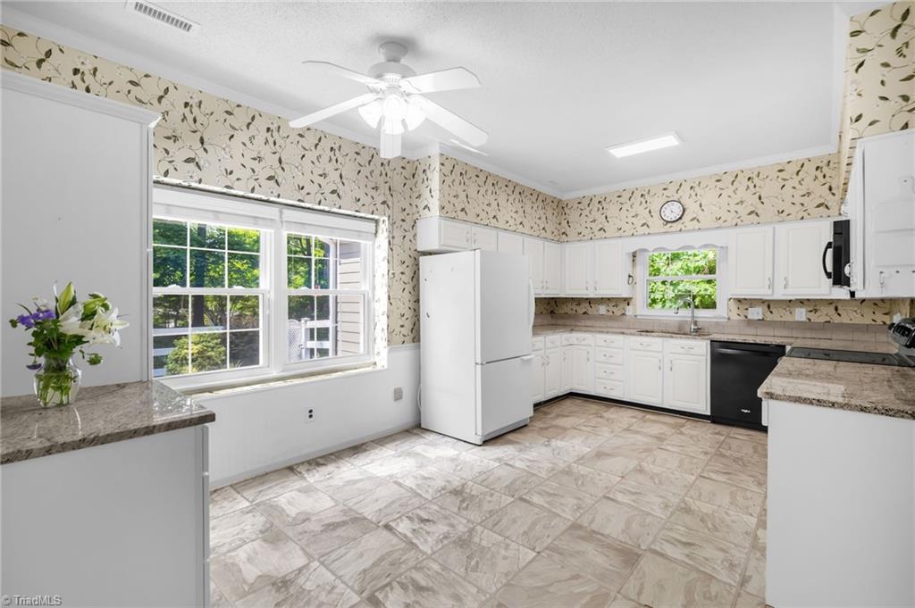 Greensboro, North Carolina 27410, United States, 3 Bedrooms Bedrooms, ,3 BathroomsBathrooms,Residential,Active,159576