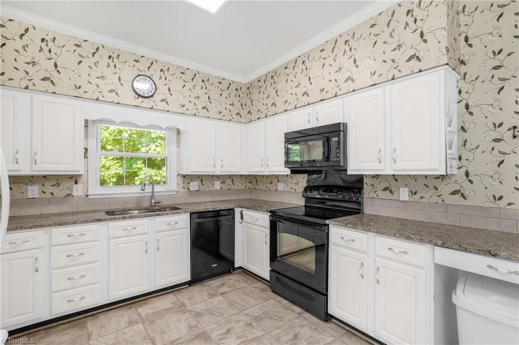 Greensboro, North Carolina 27410, United States, 3 Bedrooms Bedrooms, ,3 BathroomsBathrooms,Residential,Active,159576