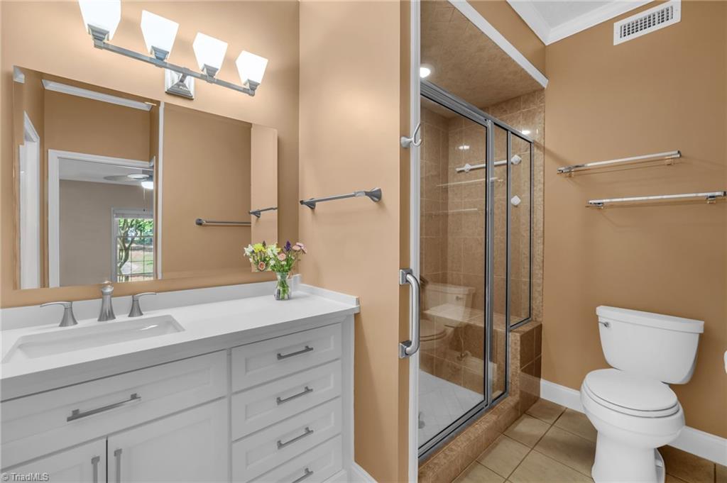 Greensboro, North Carolina 27410, United States, 3 Bedrooms Bedrooms, ,3 BathroomsBathrooms,Residential,Active,159576