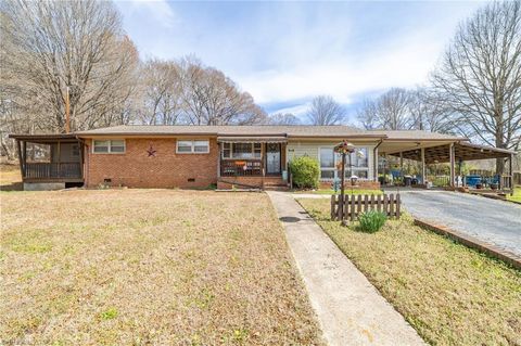 Homes For Sale - 918 Hampton Street<br/> Rockingham County, Eden, NC 27288