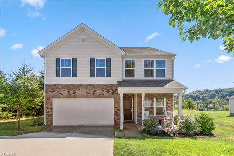 A home in Pfafftown