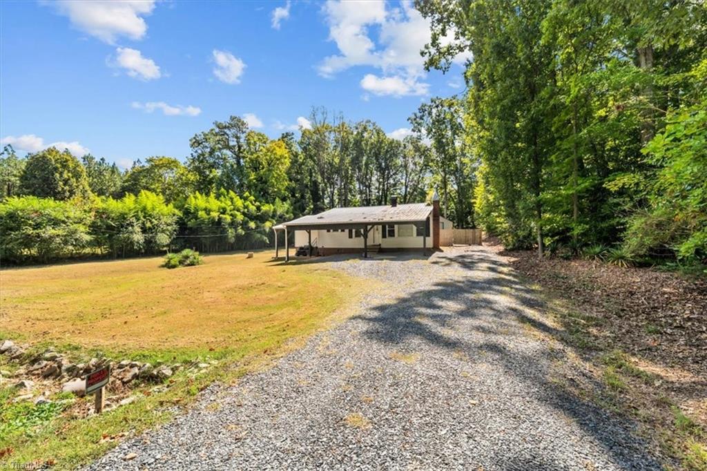 Photo of 646 Hawthorne Drive, Asheboro, NC 27205 (MLS # 1237532)
