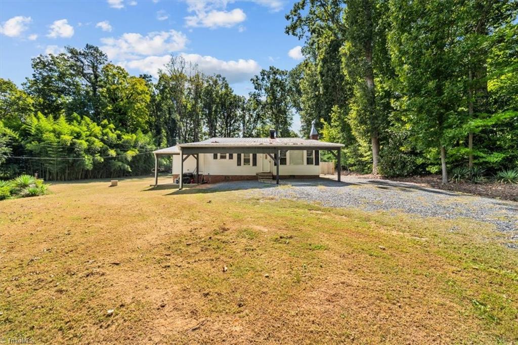 Photo of 646 Hawthorne Drive, Asheboro, NC 27205 (MLS # 1237532)