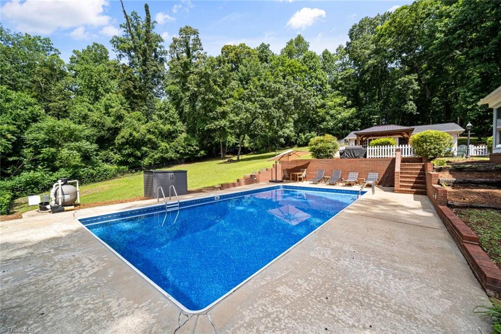 Pfafftown, North Carolina 27040, United States, 3 Bedrooms Bedrooms, ,3 BathroomsBathrooms,Residential,Pending,154076