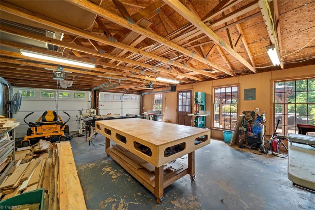 Pfafftown, North Carolina 27040, United States, 3 Bedrooms Bedrooms, ,3 BathroomsBathrooms,Residential,Pending,154076