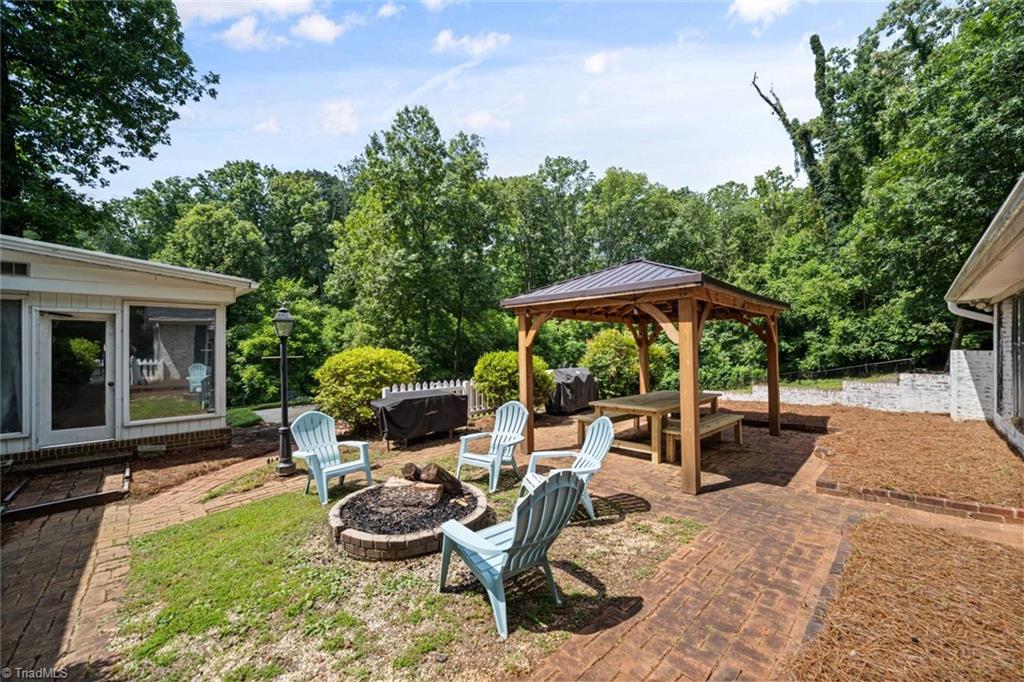 Pfafftown, North Carolina 27040, United States, 3 Bedrooms Bedrooms, ,3 BathroomsBathrooms,Residential,Pending,154076