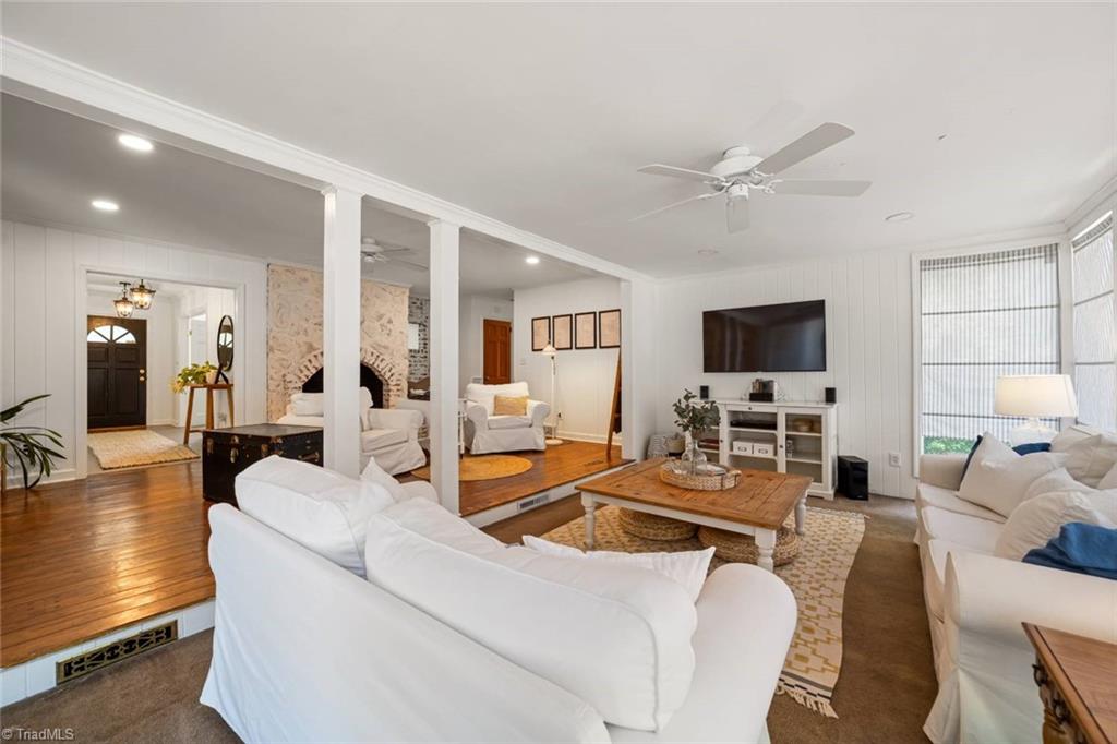 Pfafftown, North Carolina 27040, United States, 3 Bedrooms Bedrooms, ,3 BathroomsBathrooms,Residential,Pending,154076