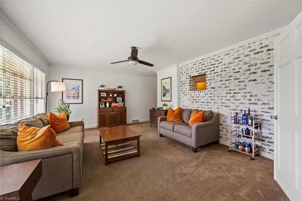 Pfafftown, North Carolina 27040, United States, 3 Bedrooms Bedrooms, ,3 BathroomsBathrooms,Residential,Pending,154076