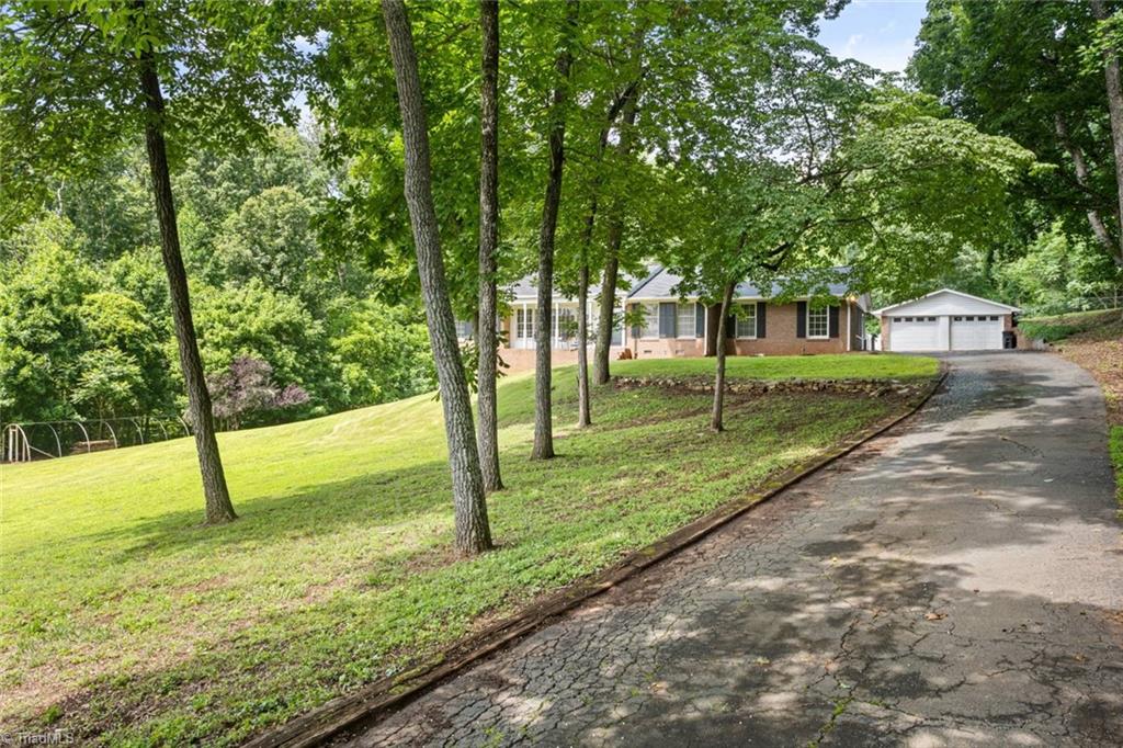 Pfafftown, North Carolina 27040, United States, 3 Bedrooms Bedrooms, ,3 BathroomsBathrooms,Residential,Pending,154076