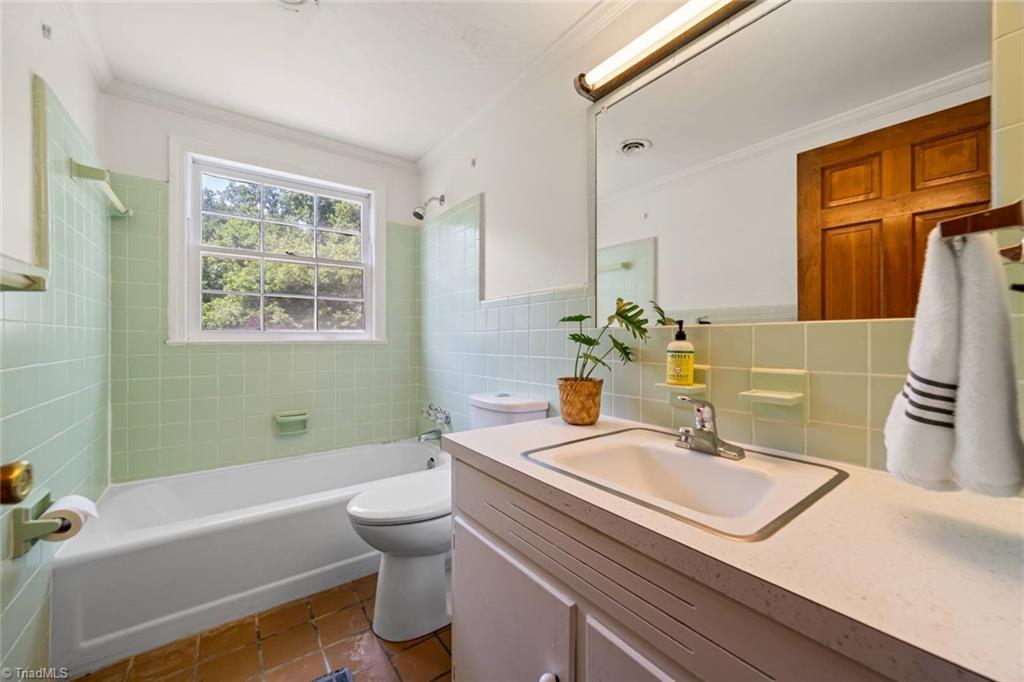 Pfafftown, North Carolina 27040, United States, 3 Bedrooms Bedrooms, ,3 BathroomsBathrooms,Residential,Pending,154076