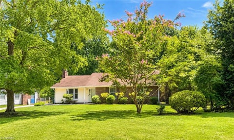 Homes For Sale - 3817 Waynoka Drive<br/> Greensboro, NC 27410
