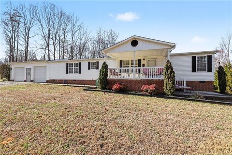 Mobile Home For Sale - 2298 Ray Loop Road<br/> Westfield, NC 27053