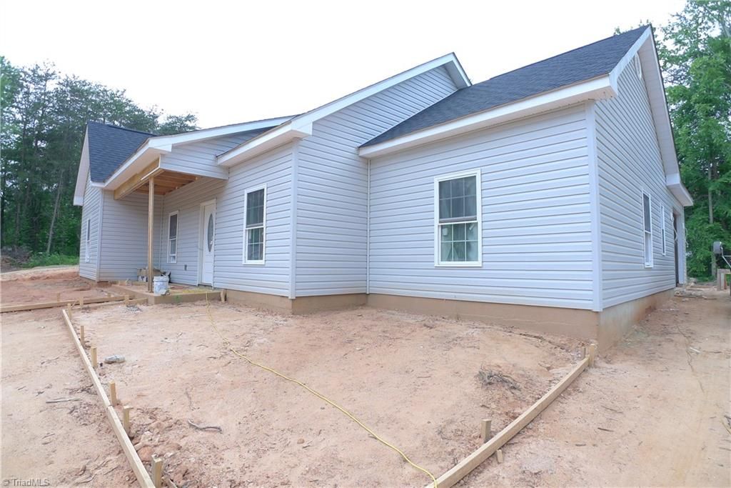 Photo of 185 Creekside Drive, Mocksville, NC 27028 (MLS # 1218854)