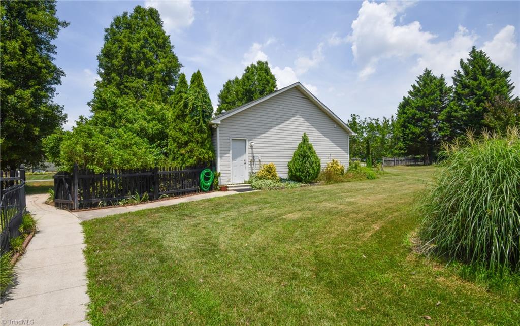 Reidsville, North Carolina 27320, United States, 3 Bedrooms Bedrooms, ,3 BathroomsBathrooms,Residential,Active,158124