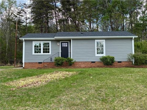 Photo of 4143 Morningside Drive, Winston-Salem, NC 27106 (MLS # 1214750)