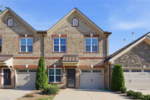 Townhouse For Sale - 1257 United Court<br/> Winston-Salem, NC 27103