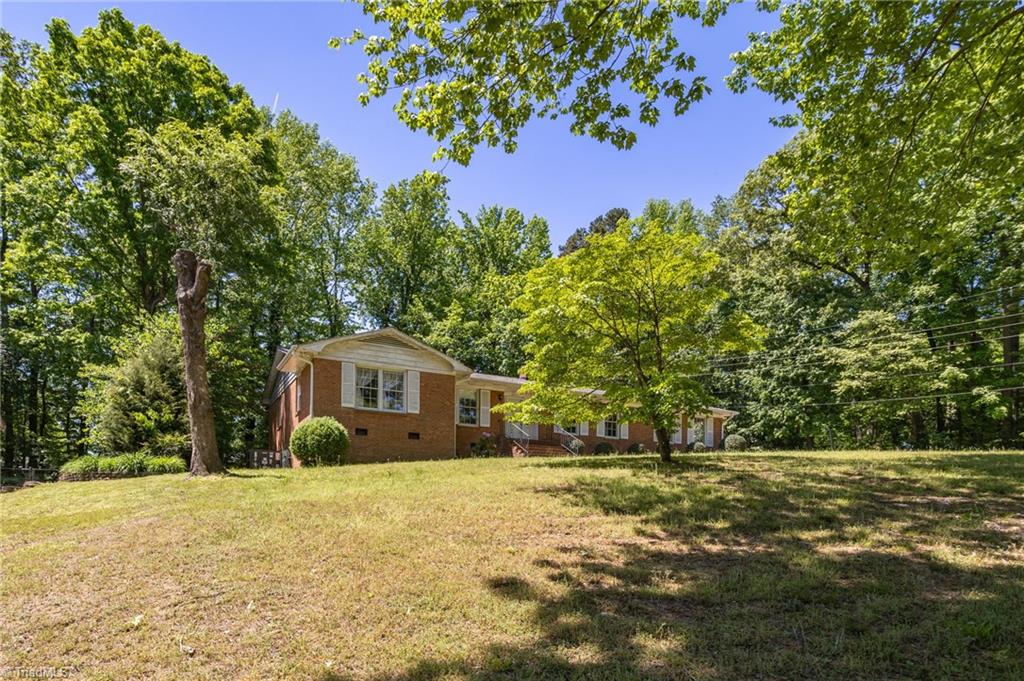 3405 Hillside Drive, High Point, North Carolina image 2