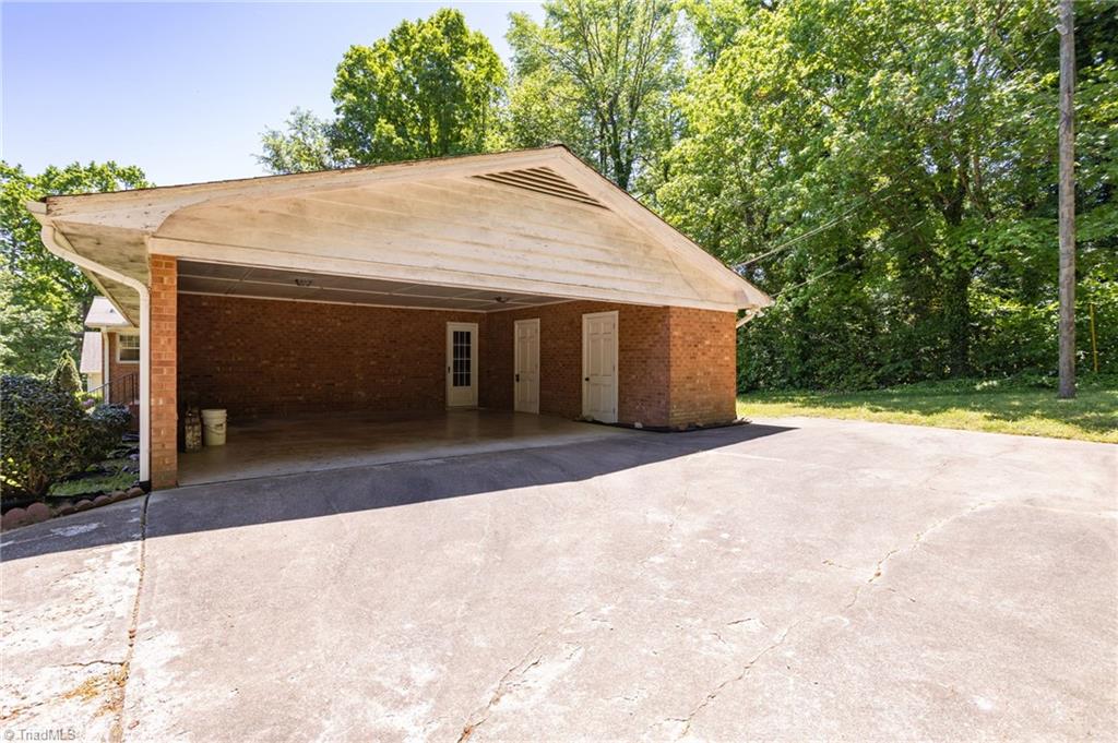 3405 Hillside Drive, High Point, North Carolina image 5