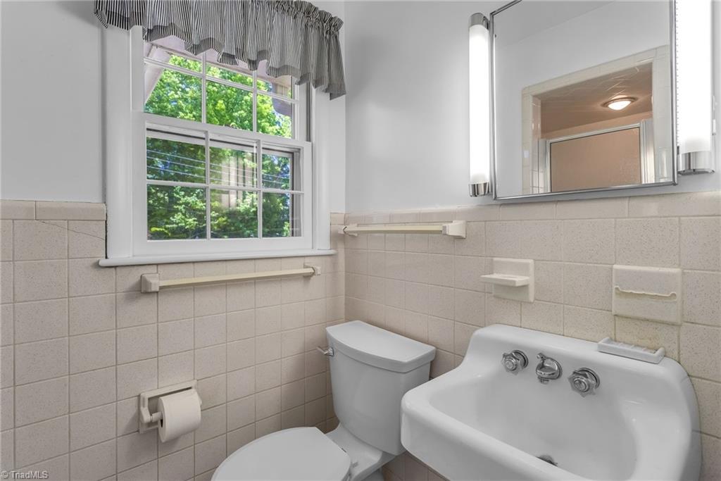 3405 Hillside Drive, High Point, North Carolina image 22