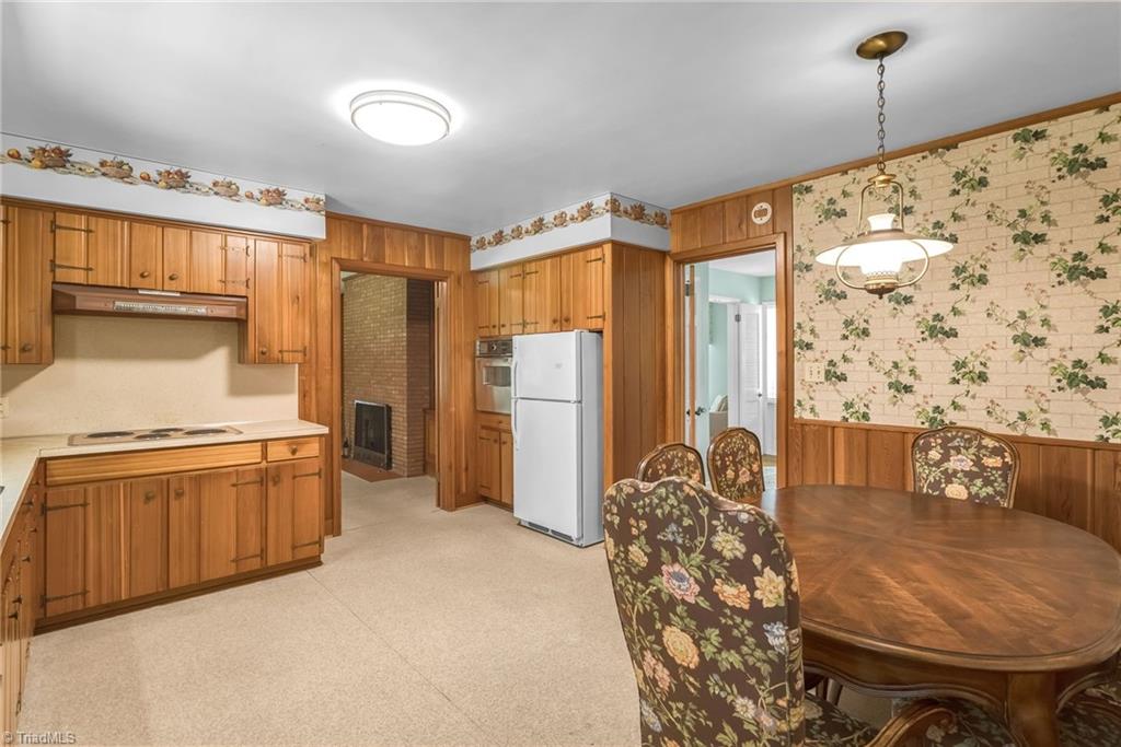 3405 Hillside Drive, High Point, North Carolina image 12