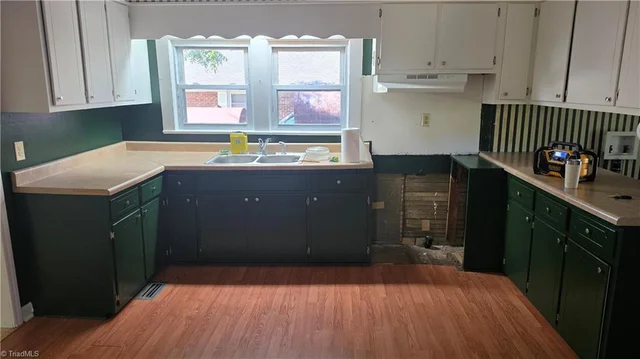 1812 W Lexington Avenue, photo 5 of 24