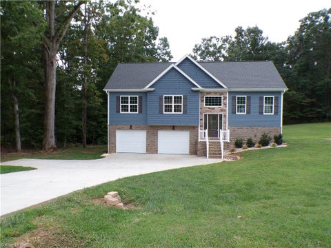 Homes For Sale - 5630 Sutter Lane<br/> Kernersville, NC 27284