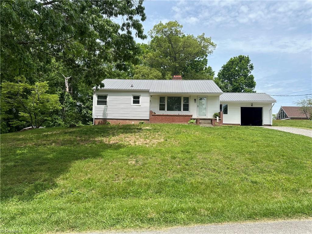 132 Belair Drive, Mount Airy, North Carolina image 1