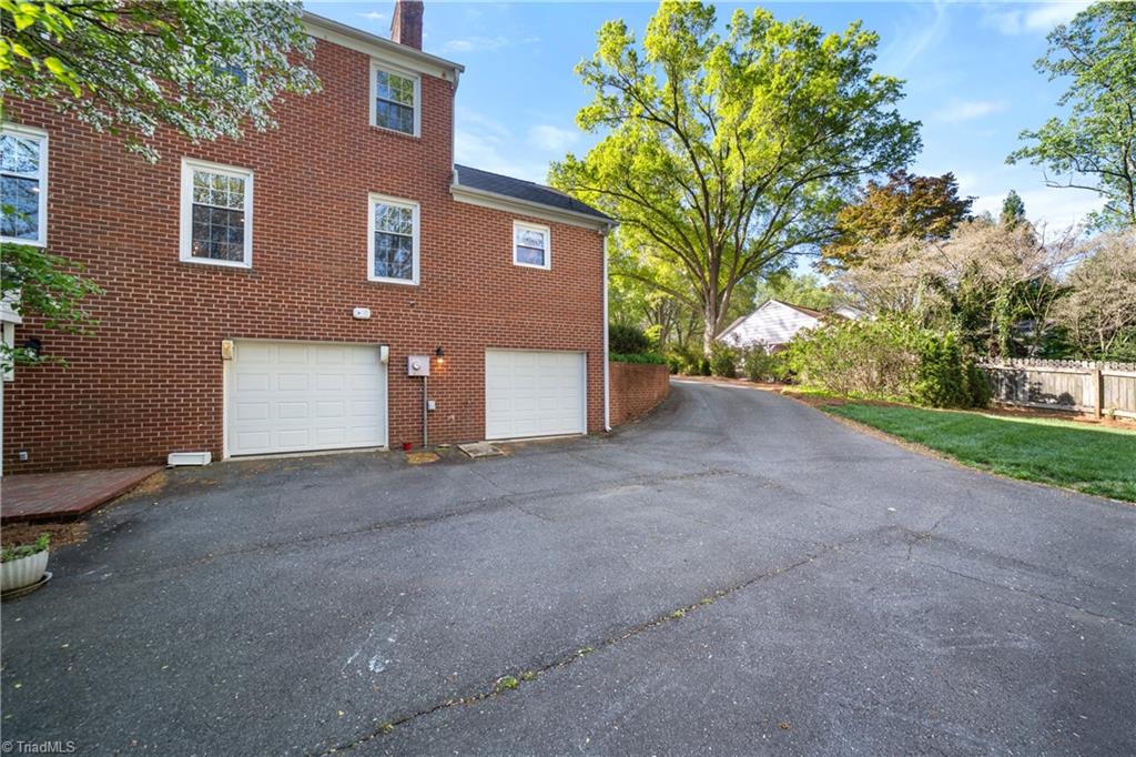 Winston-Salem, North Carolina 27106, United States, 4 Bedrooms Bedrooms, ,4 BathroomsBathrooms,Residential,Active,106281