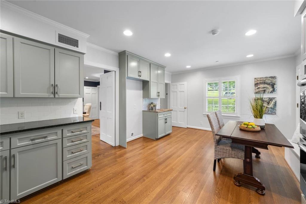 Winston-Salem, North Carolina 27106, United States, 4 Bedrooms Bedrooms, ,4 BathroomsBathrooms,Residential,Active,106281