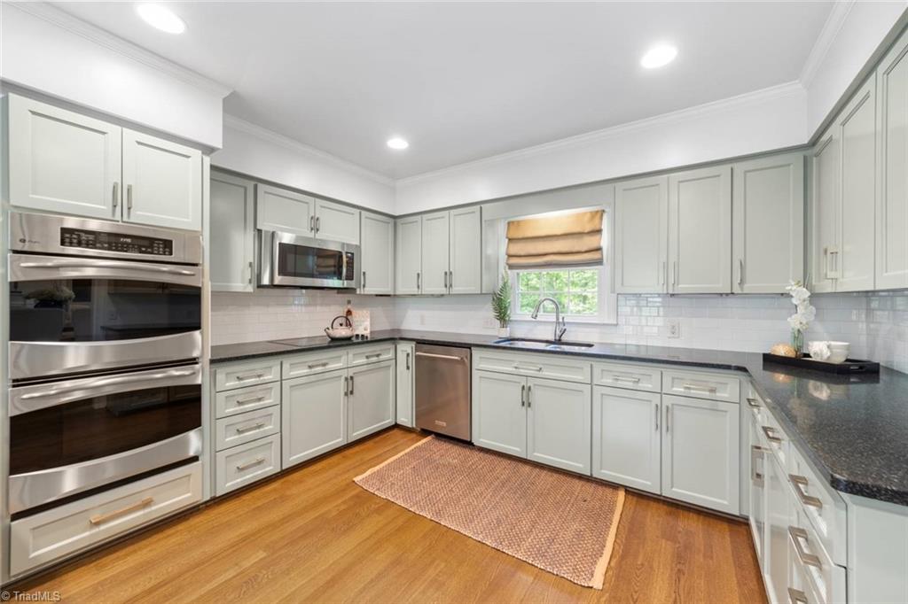 Winston-Salem, North Carolina 27106, United States, 4 Bedrooms Bedrooms, ,4 BathroomsBathrooms,Residential,Active,106281