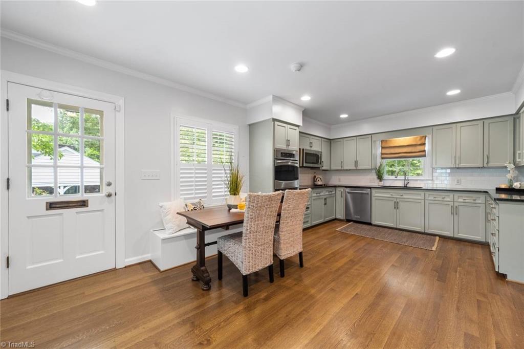 Winston-Salem, North Carolina 27106, United States, 4 Bedrooms Bedrooms, ,4 BathroomsBathrooms,Residential,Active,106281