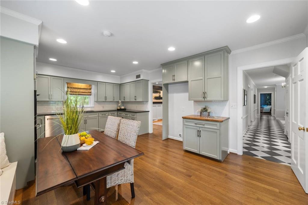 Winston-Salem, North Carolina 27106, United States, 4 Bedrooms Bedrooms, ,4 BathroomsBathrooms,Residential,Active,106281