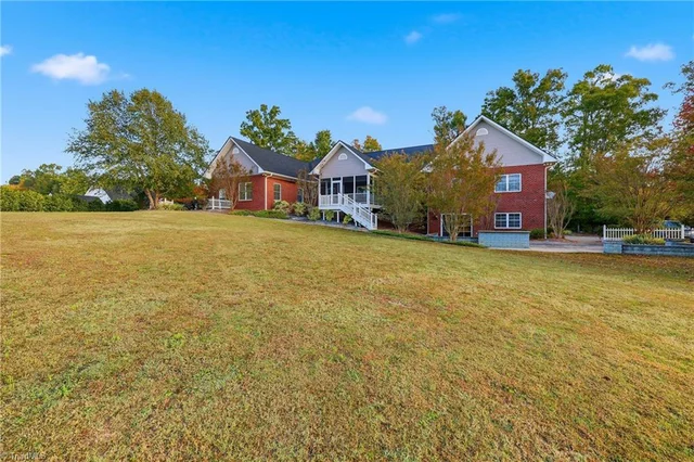 4926 Salem Glen Boulevard, photo 2 of 50