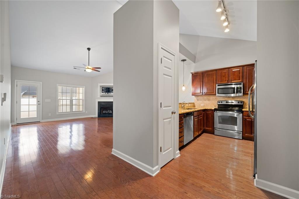 Winston-Salem, North Carolina 27127, United States, 2 Bedrooms Bedrooms, ,2 BathroomsBathrooms,Residential,Pending,15079