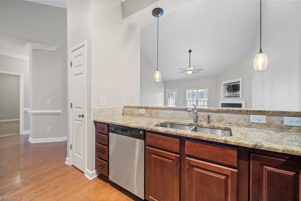 Winston-Salem, North Carolina 27127, United States, 2 Bedrooms Bedrooms, ,2 BathroomsBathrooms,Residential,Pending,15079