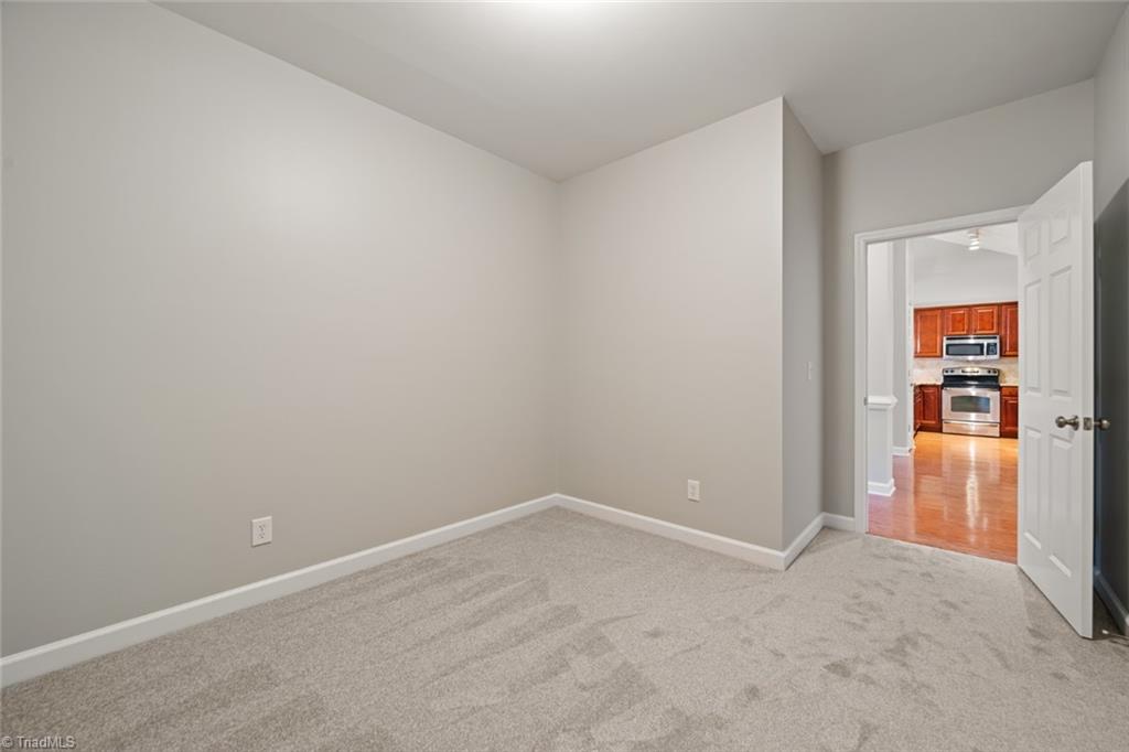 Winston-Salem, North Carolina 27127, United States, 2 Bedrooms Bedrooms, ,2 BathroomsBathrooms,Residential,Pending,15079